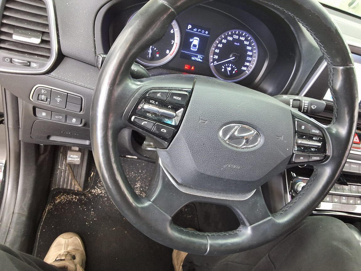 HYUNDAI GRANDEUR IG 3.0 LPi RENTAL CAR MODERN 2018 - zdjęcie 23