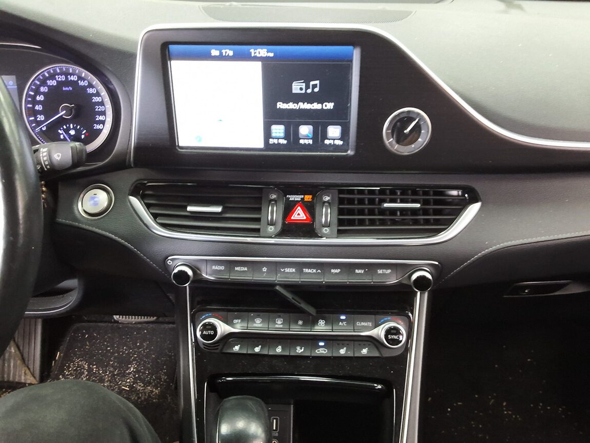 HYUNDAI GRANDEUR IG 3.0 LPi RENTAL CAR MODERN 2018 - zdjęcie 24