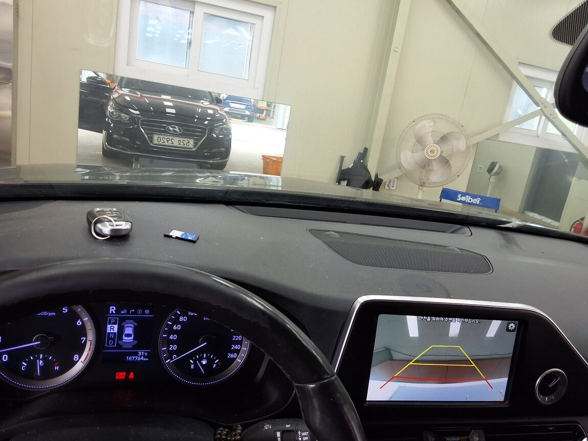 HYUNDAI GRANDEUR IG 3.0 LPi RENTAL CAR MODERN 2018 - zdjęcie 25