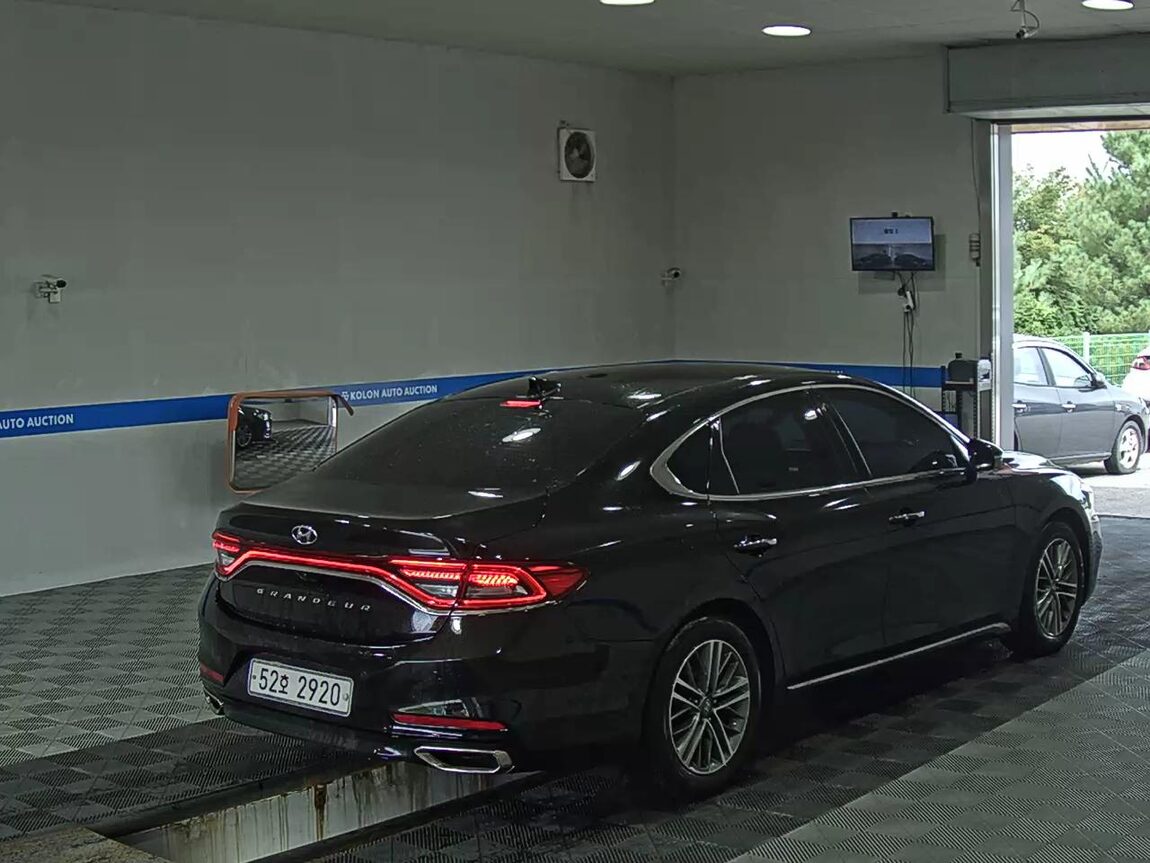 HYUNDAI GRANDEUR IG 3.0 LPi RENTAL CAR MODERN 2018 - zdjęcie 5