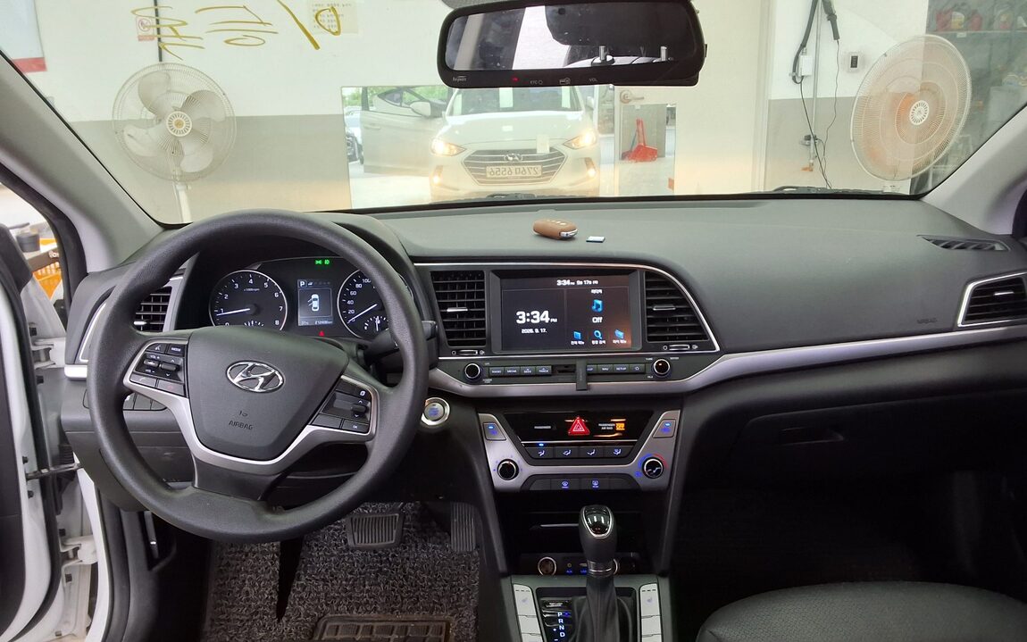 HYUNDAI AVANTE AD 1.6 GDi VALUE PLUS 2018 - zdjęcie 11