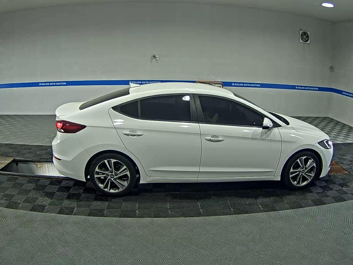 HYUNDAI AVANTE AD 1.6 GDi VALUE PLUS 2018 - zdjęcie 4