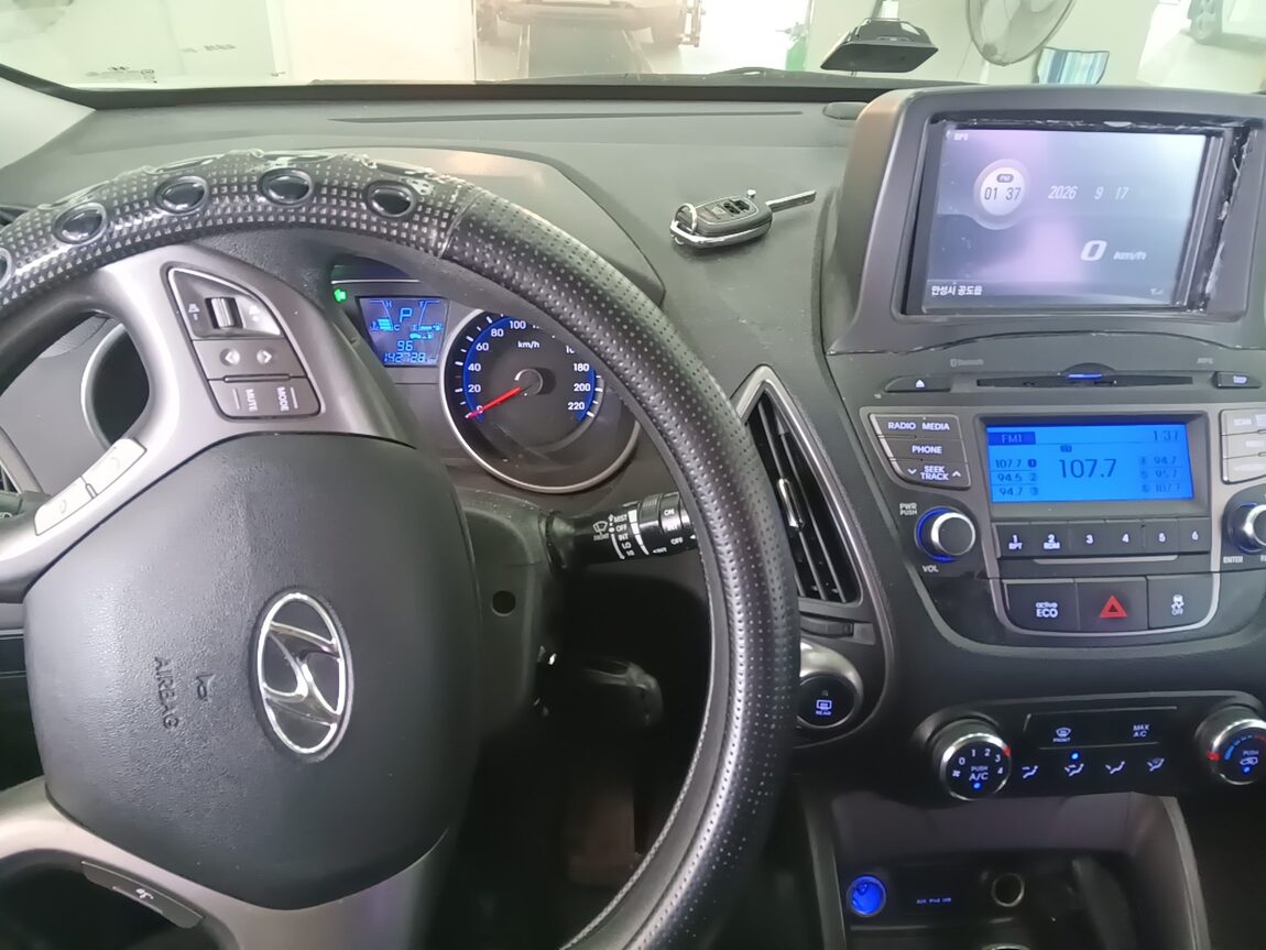 HYUNDAI NEW TUCSON ix DIESEL R2.0 2WD SMART 2014 - zdjęcie 18
