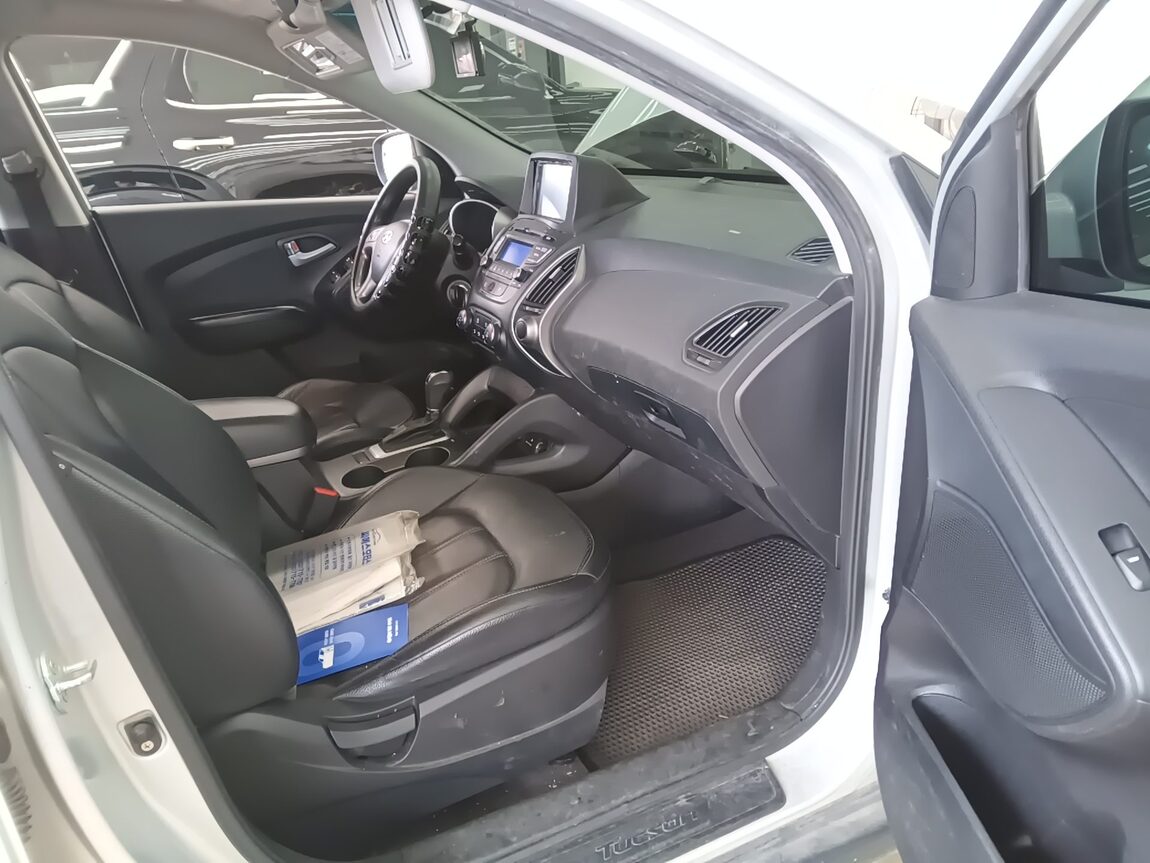 HYUNDAI NEW TUCSON ix DIESEL R2.0 2WD SMART 2014 - zdjęcie 14