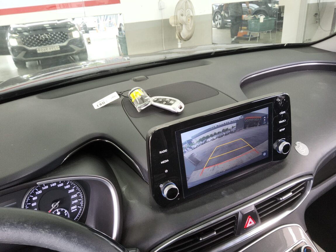 HYUNDAI THE NEW SANTA FE DIESEL 2.2 2WD PREMIUM 2021 - zdjęcie 17