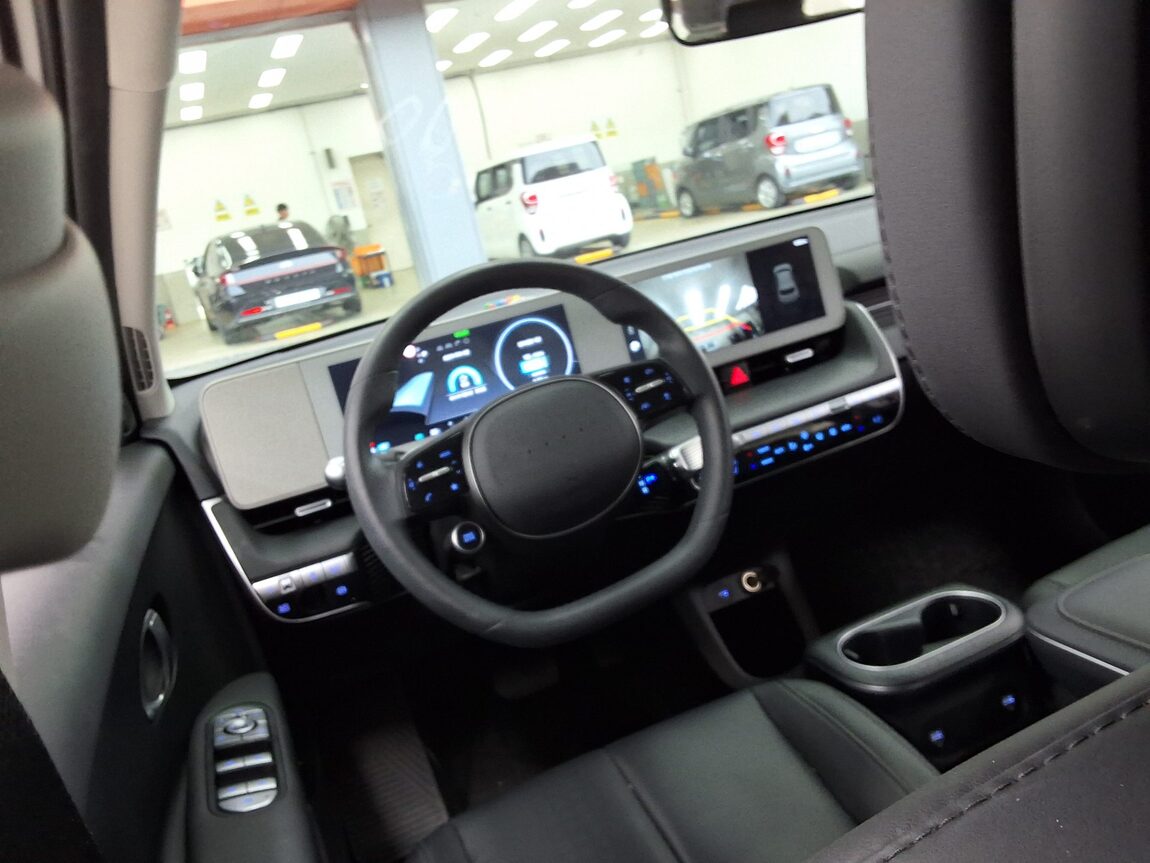 HYUNDAI IONIQ 5 EV 2WD LONG RANGE EXCLUSIVE 2023 - zdjęcie 12