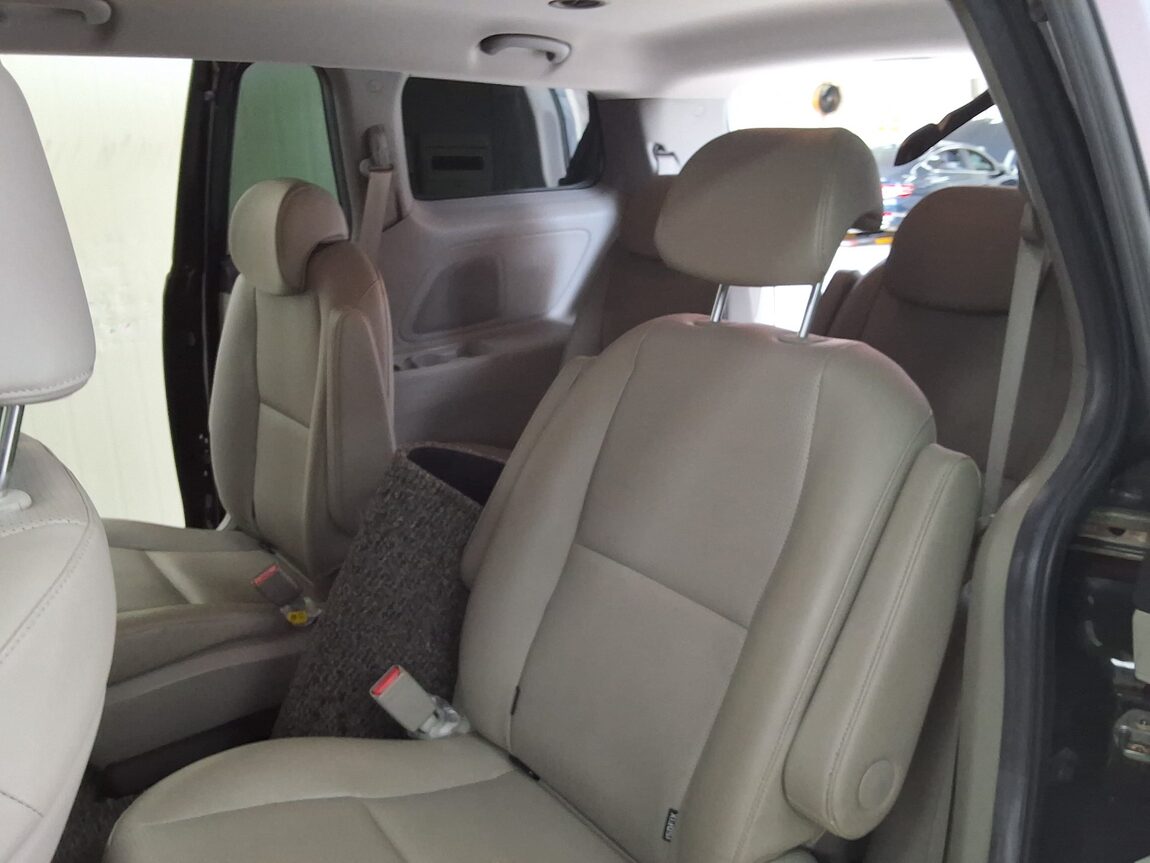 KIA THE NEW CARNIVAL 9-SEATER DIESEL LUXURY 2019 - zdjęcie 13