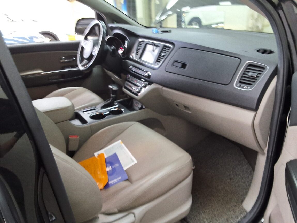KIA THE NEW CARNIVAL 9-SEATER DIESEL LUXURY 2019 - zdjęcie 15