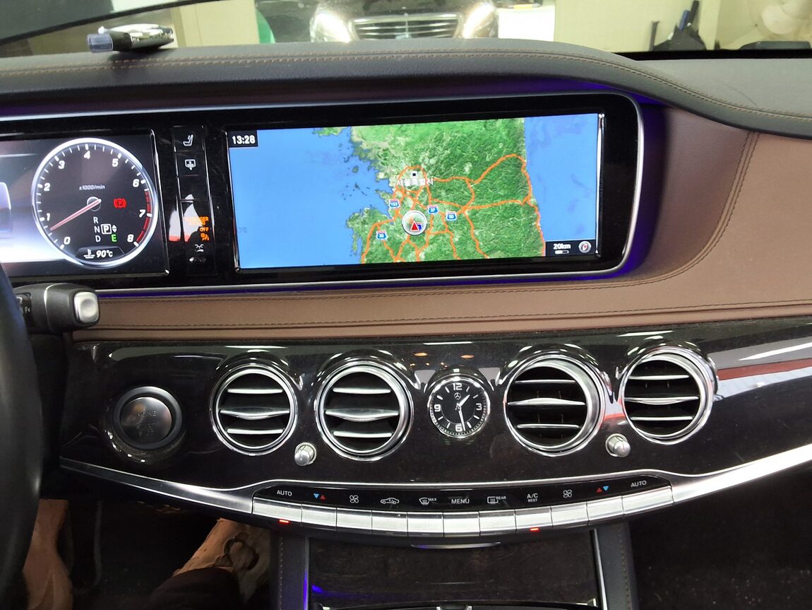 MERCEDES-BENZ S-CLASS (6TH GEN) S400L 4MATIC 2016 - zdjęcie 24