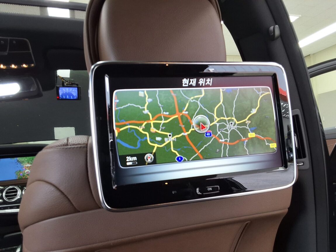 MERCEDES-BENZ S-CLASS (6TH GEN) S400L 4MATIC 2016 - zdjęcie 29