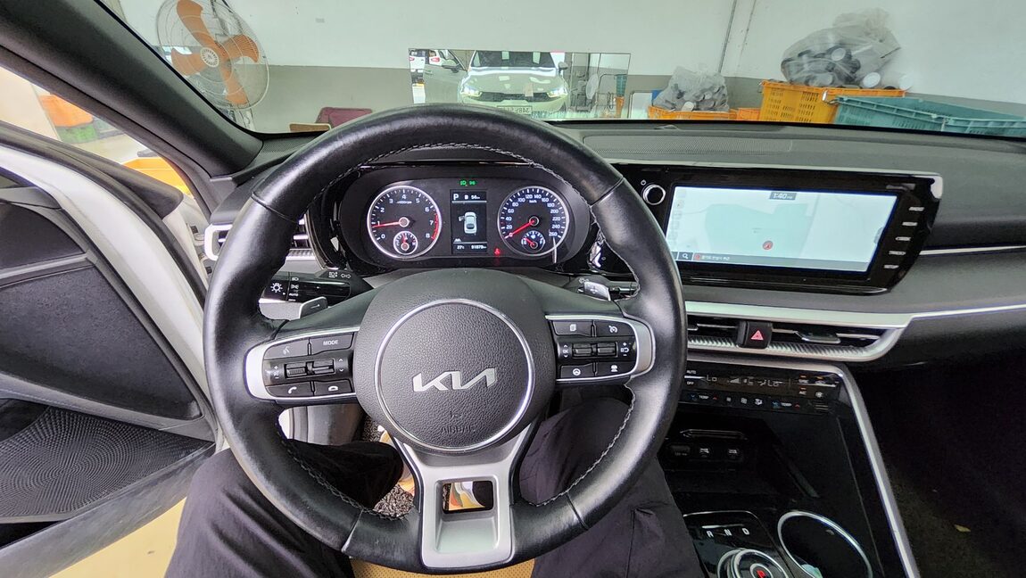 KIA NEW K5 (DL3) 2.0 GASOLINE PRESTIGE 2023 - zdjęcie 17