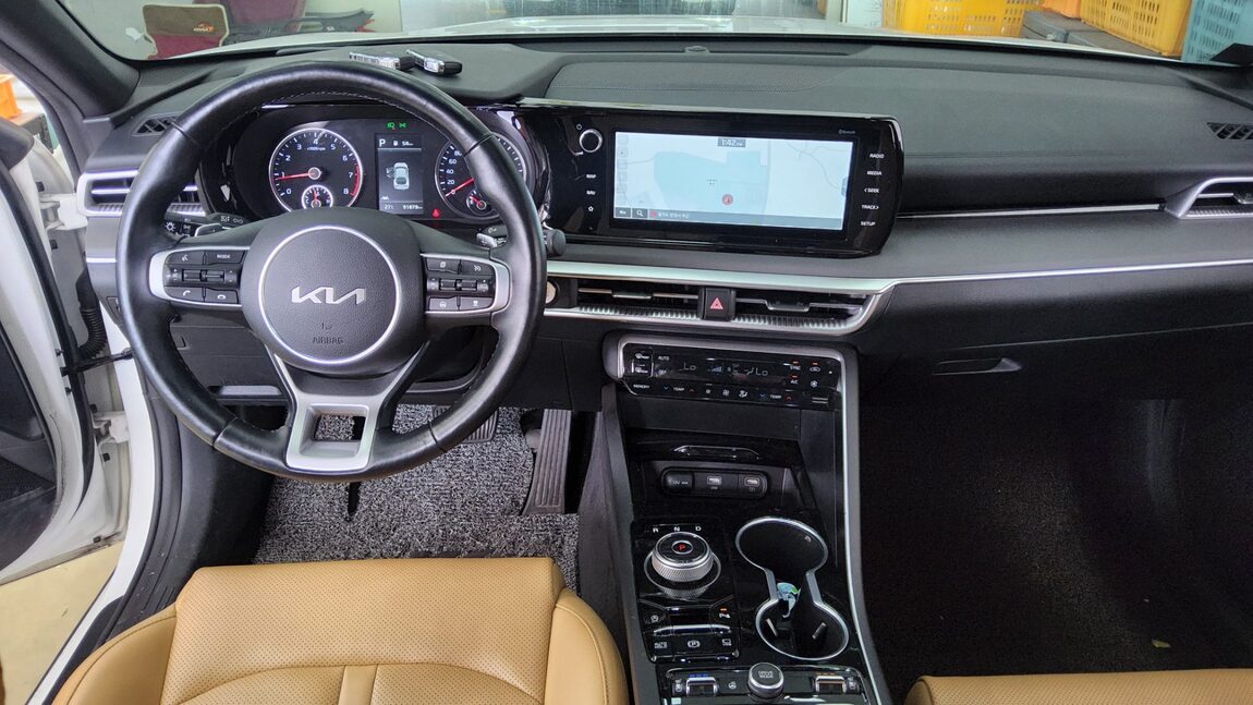 KIA NEW K5 (DL3) 2.0 GASOLINE PRESTIGE 2023 - zdjęcie 18