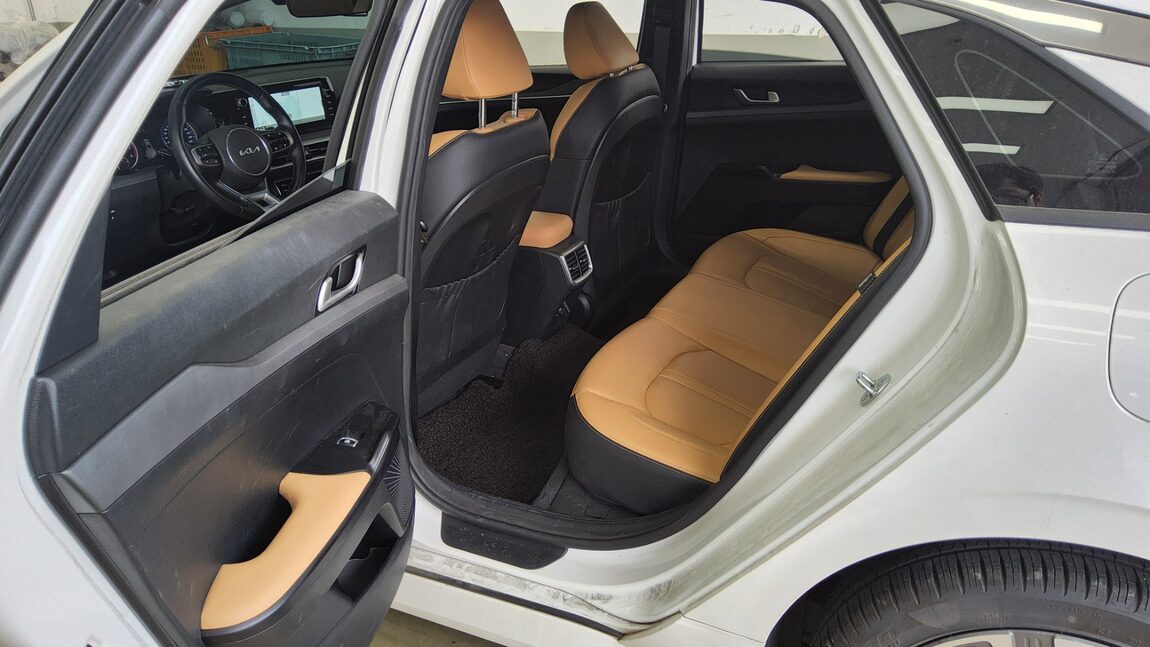 KIA NEW K5 (DL3) 2.0 GASOLINE PRESTIGE 2023 - zdjęcie 12