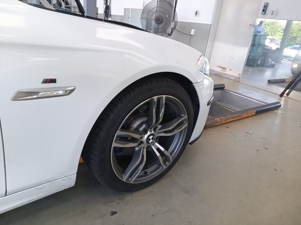 BMW 5 SERIES (6TH GEN) 520d M SPORT 2013 - zdjęcie 27