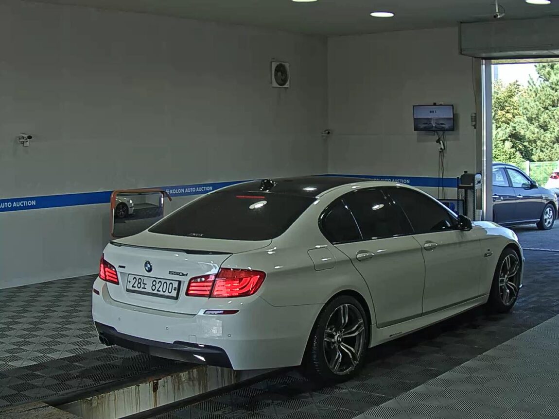 BMW 5 SERIES (6TH GEN) 520d M SPORT 2013 - zdjęcie 5