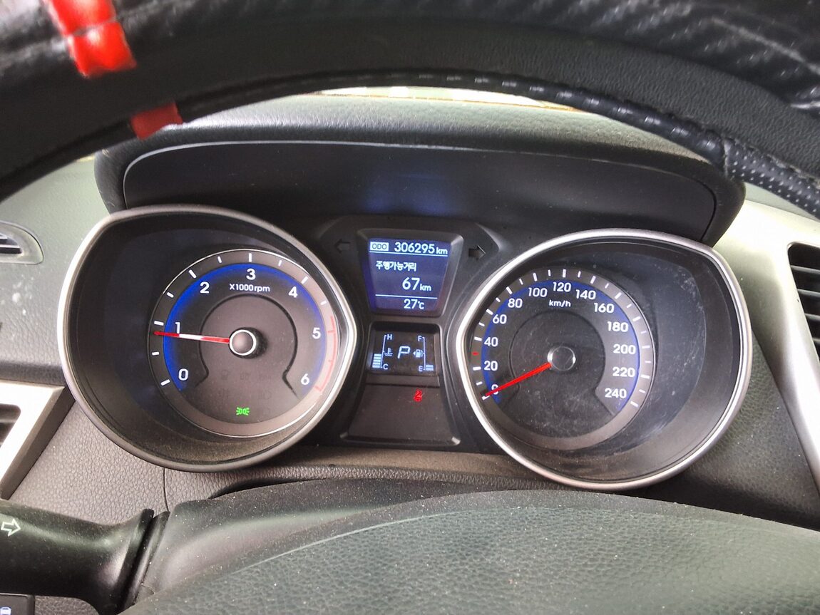 HYUNDAI NEW i30 1.6 VGT UNIQUE 2012 - zdjęcie 10