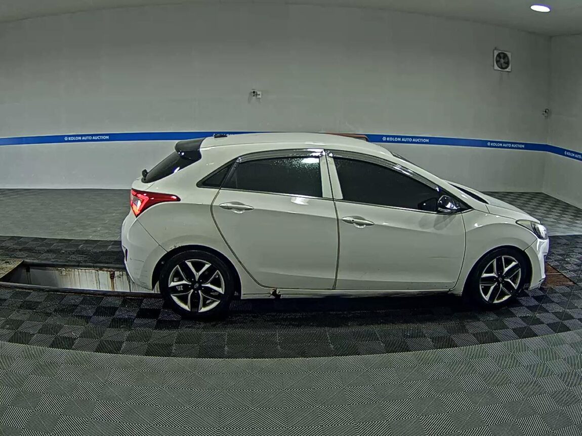 HYUNDAI NEW i30 1.6 VGT UNIQUE 2012 - zdjęcie 4