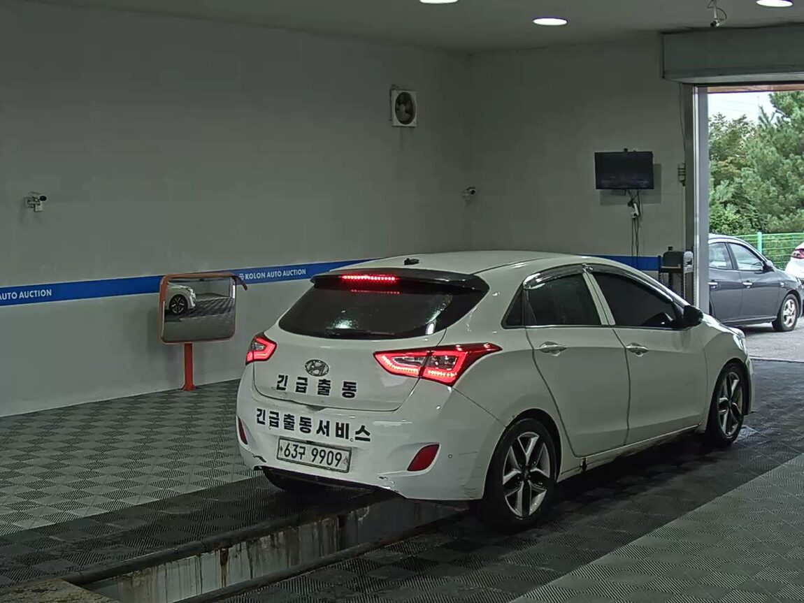 HYUNDAI NEW i30 1.6 VGT UNIQUE 2012 - zdjęcie 5