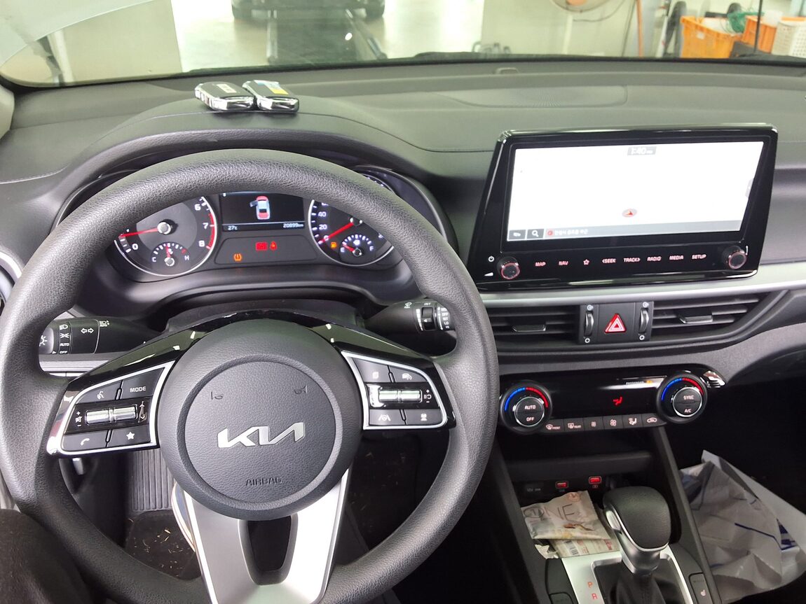 KIA THE NEW K3 1.6 GASOLINE TRENDY 2023 - zdjęcie 18