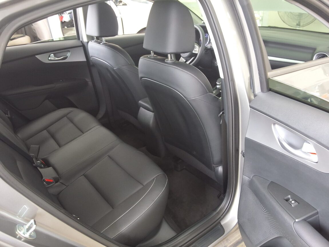 KIA THE NEW K3 1.6 GASOLINE TRENDY 2023 - zdjęcie 14