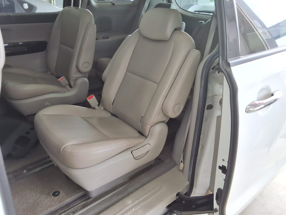 KIA ALL NEW CARNIVAL 9-SEATER DIESEL PRESTIGE 2018 - zdjęcie 12