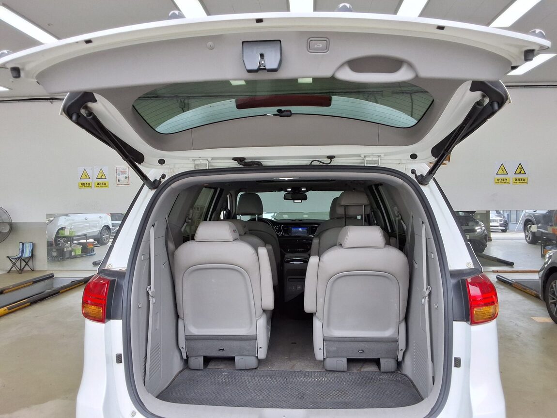 KIA ALL NEW CARNIVAL 9-SEATER DIESEL PRESTIGE 2018 - zdjęcie 15