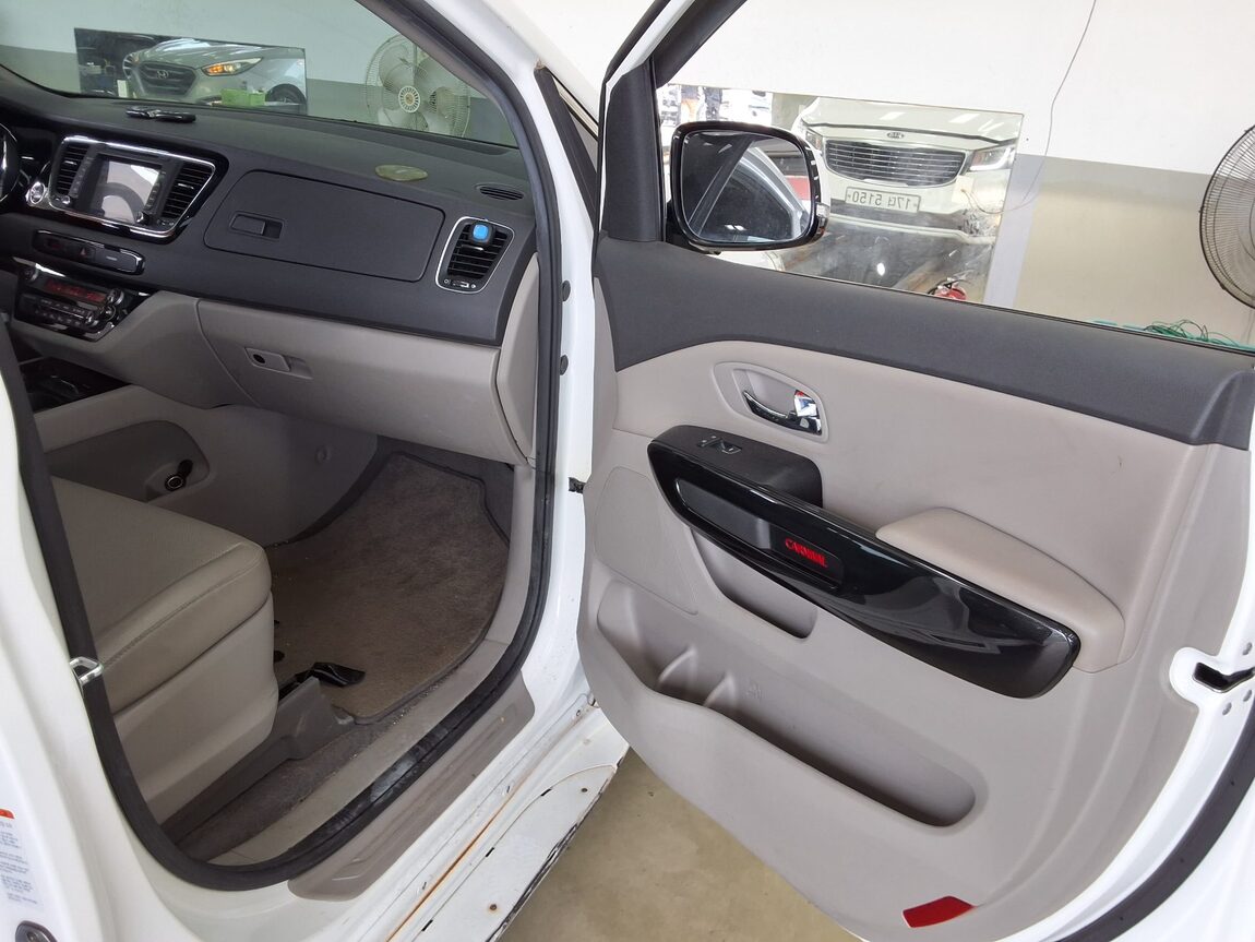KIA ALL NEW CARNIVAL 9-SEATER DIESEL PRESTIGE 2018 - zdjęcie 14