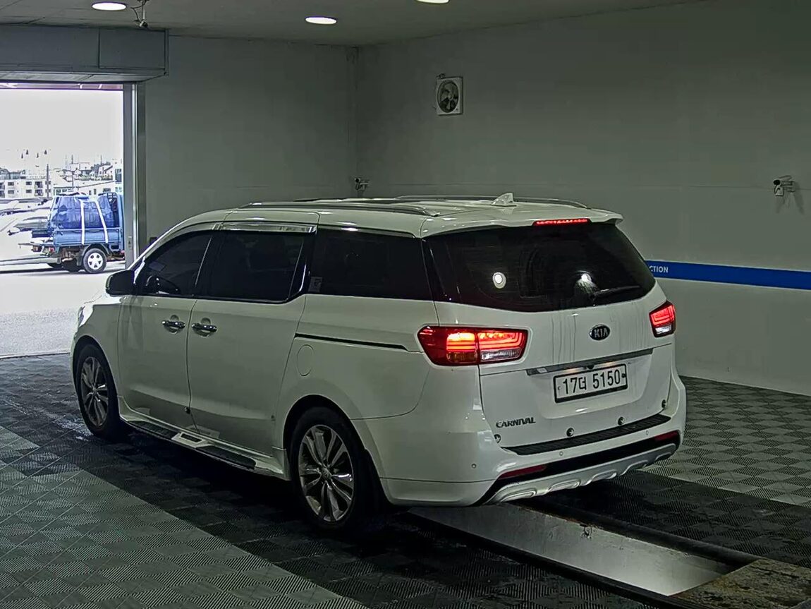 KIA ALL NEW CARNIVAL 9-SEATER DIESEL PRESTIGE 2018 - zdjęcie 6