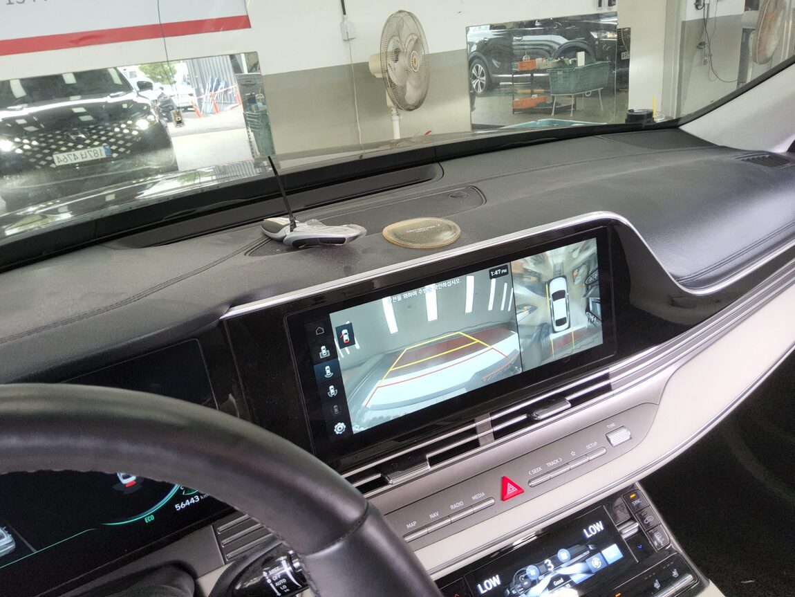 HYUNDAI THE NEW GRANDEUR IG GASOLINE 2.5 LE BLANC 2023 - zdjęcie 18