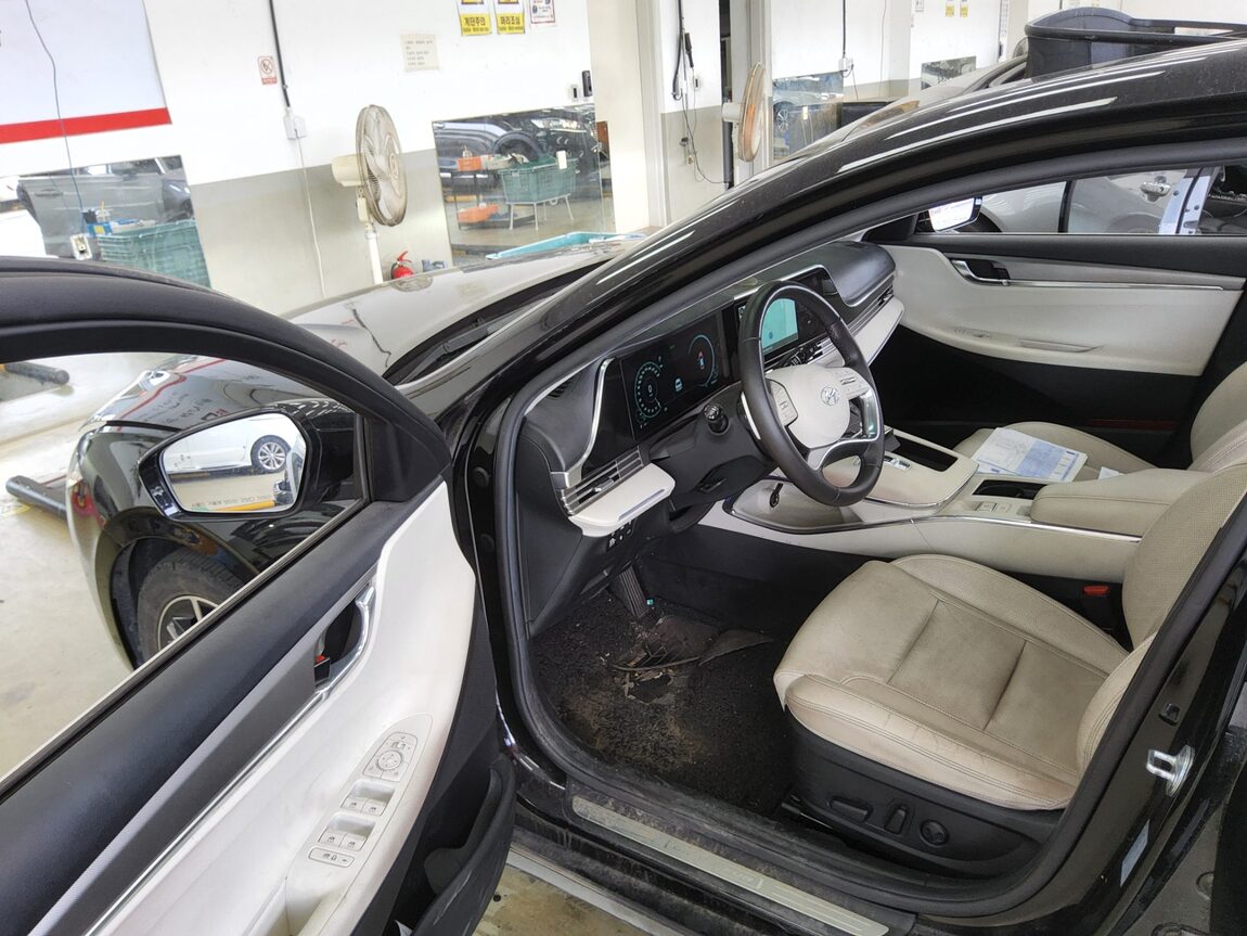 HYUNDAI THE NEW GRANDEUR IG GASOLINE 2.5 LE BLANC 2023 - zdjęcie 10