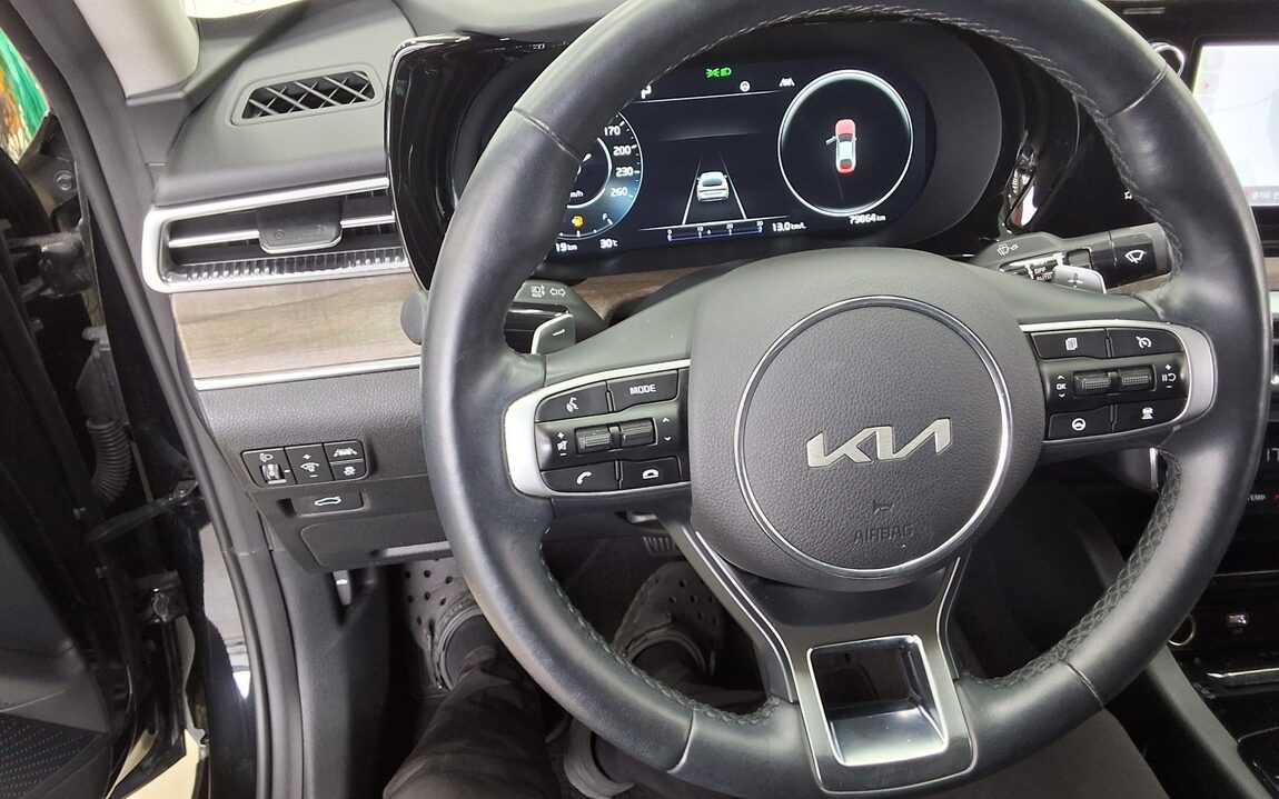 KIA NEW K5 (DL3) 2.0 GASOLINE SIGNATURE 2023 - zdjęcie 17