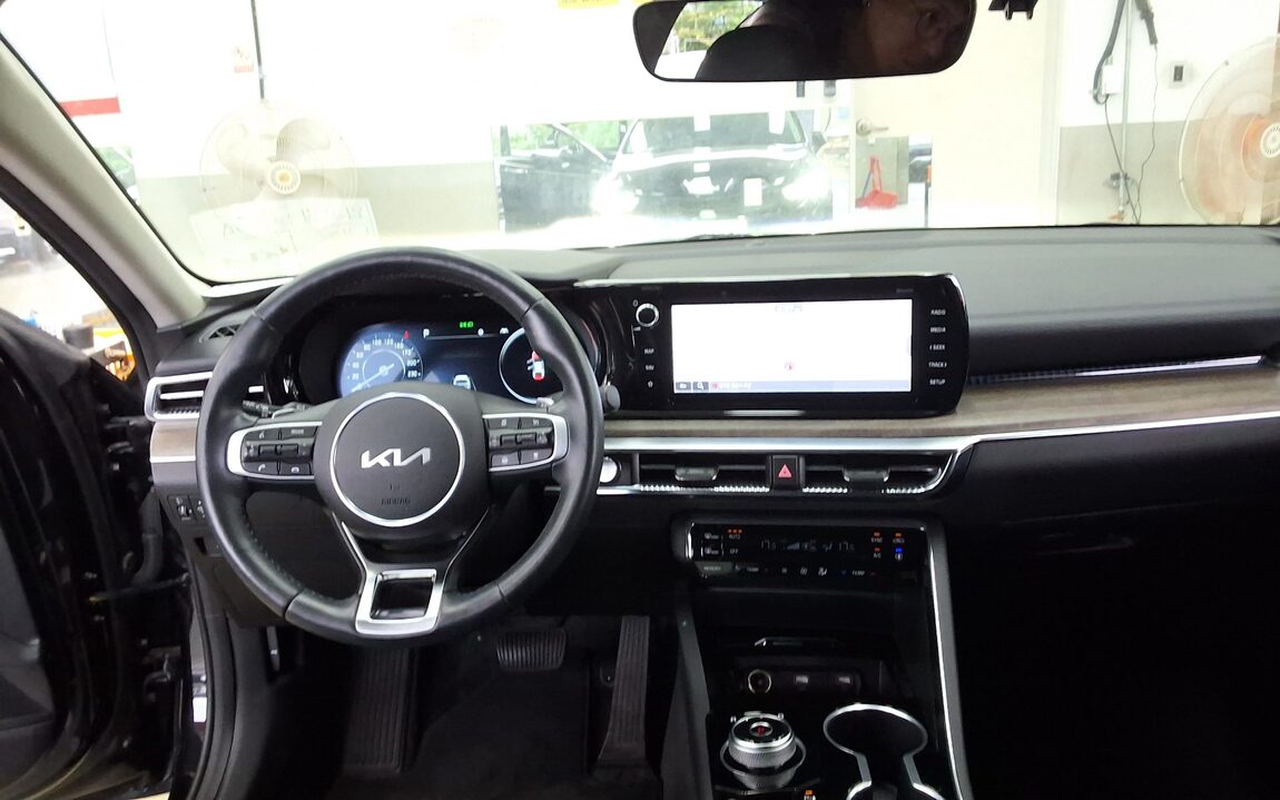 KIA NEW K5 (DL3) 2.0 GASOLINE SIGNATURE 2023 - zdjęcie 11