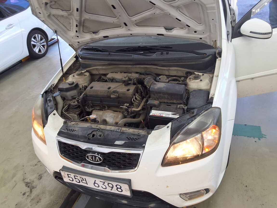 KIA PRIDE (NEW) 4-DOOR 1.4 DOHC LX 2011 - zdjęcie 17