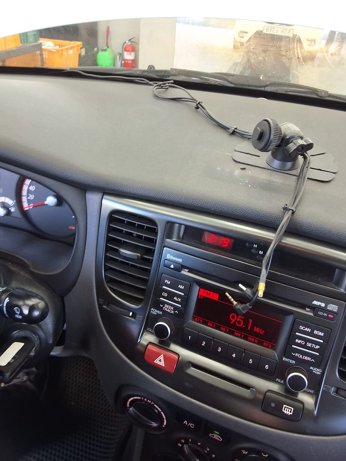 KIA PRIDE (NEW) 4-DOOR 1.4 DOHC LX 2011 - zdjęcie 18