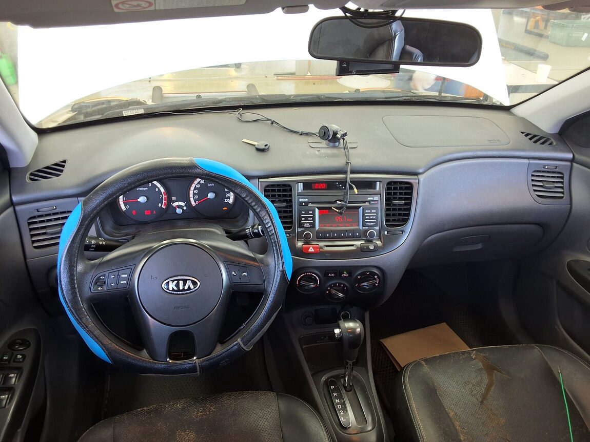 KIA PRIDE (NEW) 4-DOOR 1.4 DOHC LX 2011 - zdjęcie 11