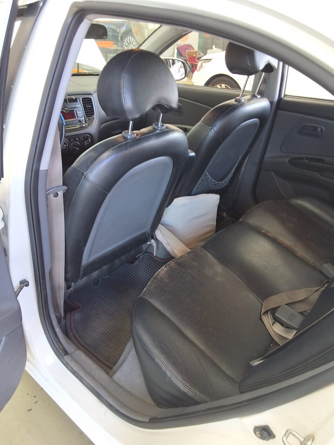 KIA PRIDE (NEW) 4-DOOR 1.4 DOHC LX 2011 - zdjęcie 12