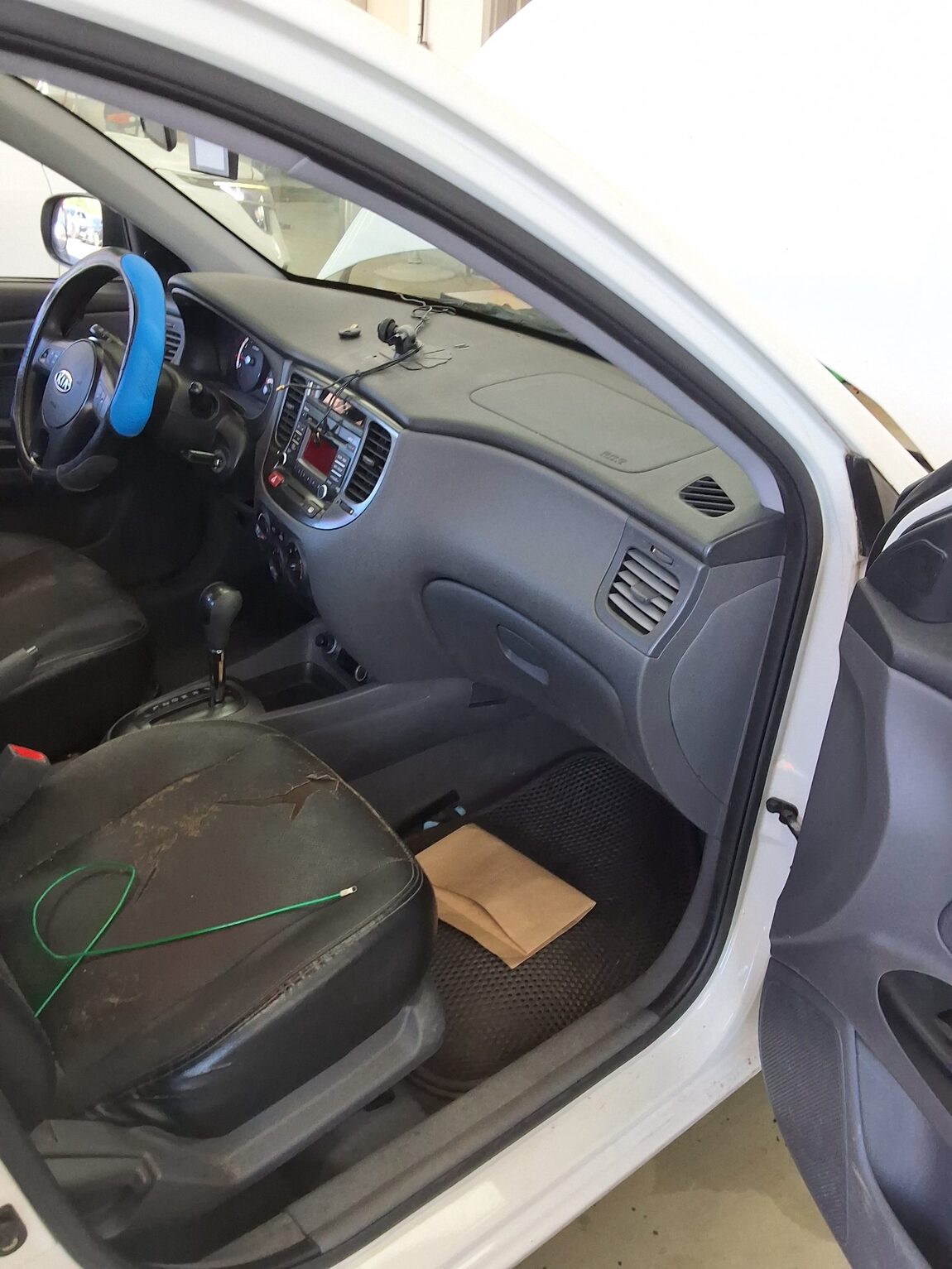 KIA PRIDE (NEW) 4-DOOR 1.4 DOHC LX 2011 - zdjęcie 14