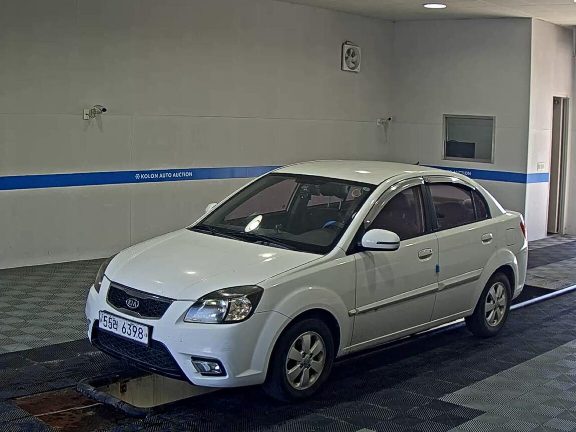 KIA PRIDE (NEW) 4-DOOR 1.4 DOHC LX 2011 - zdjęcie 2