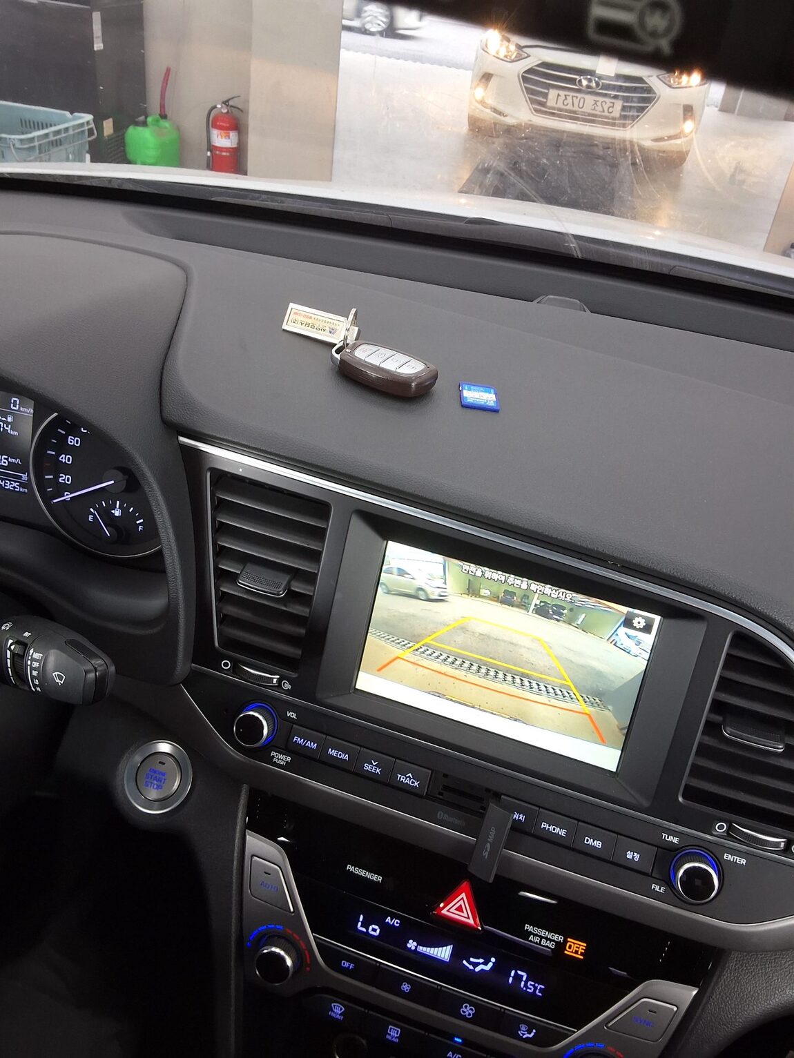 HYUNDAI AVANTE AD 1.6 GDi SMART 2016 - zdjęcie 17