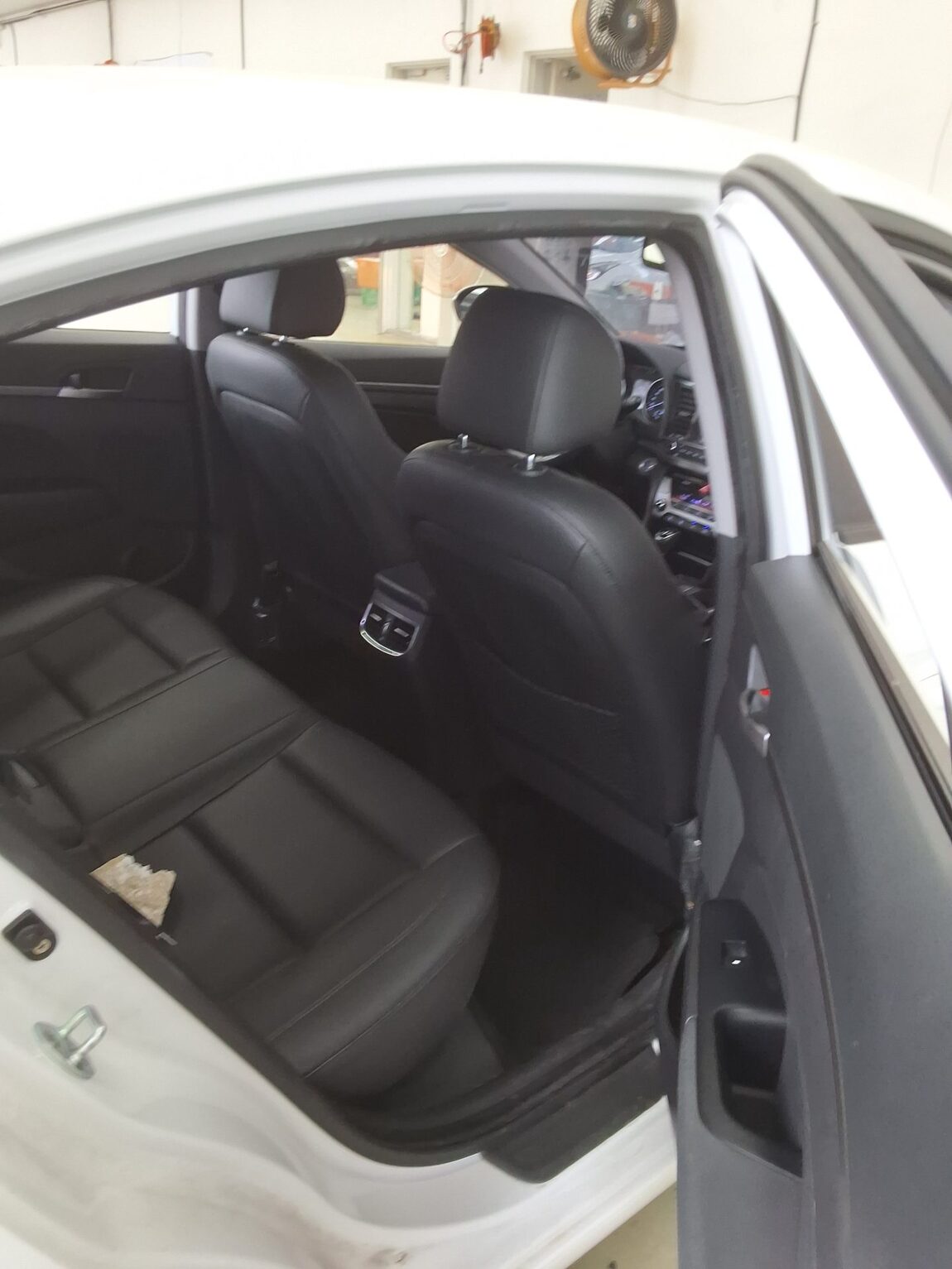 HYUNDAI AVANTE AD 1.6 GDi SMART 2016 - zdjęcie 13