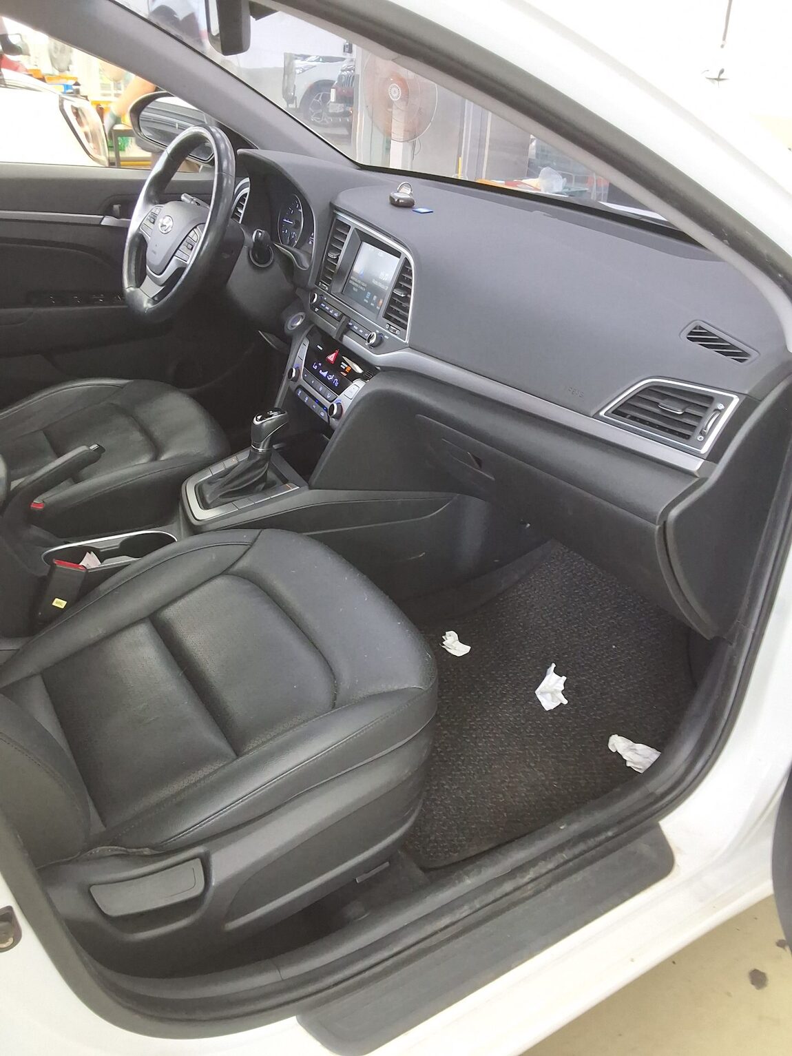 HYUNDAI AVANTE AD 1.6 GDi SMART 2016 - zdjęcie 14