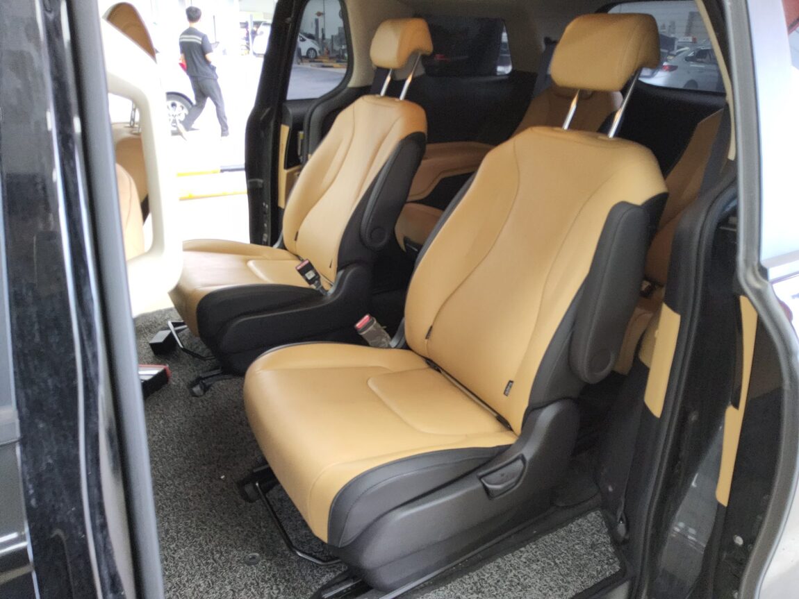 KIA NEW CARNIVAL (KA4) 9-SEATER DIESEL PRESTIGE 2022 - zdjęcie 12