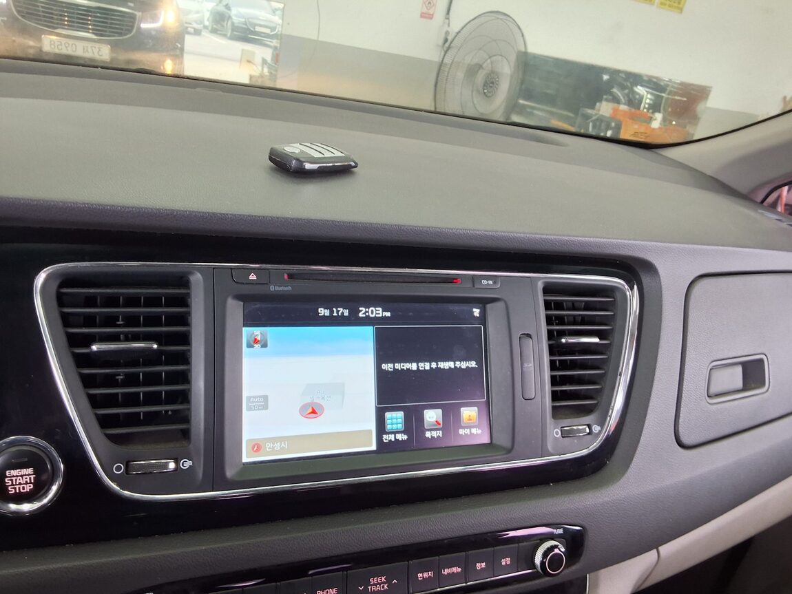 KIA ALL NEW CARNIVAL 9-SEATER DIESEL PRESTIGE 2016 - zdjęcie 18