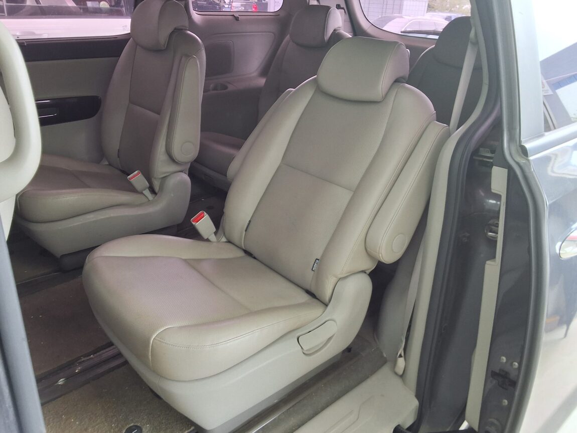 KIA ALL NEW CARNIVAL 9-SEATER DIESEL PRESTIGE 2016 - zdjęcie 12
