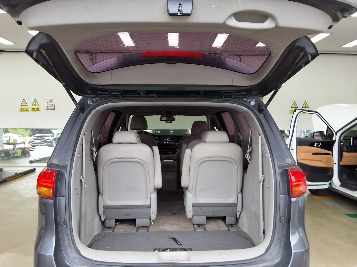 KIA ALL NEW CARNIVAL 9-SEATER DIESEL PRESTIGE 2016 - zdjęcie 15