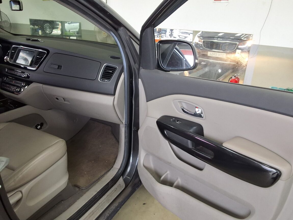 KIA ALL NEW CARNIVAL 9-SEATER DIESEL PRESTIGE 2016 - zdjęcie 14