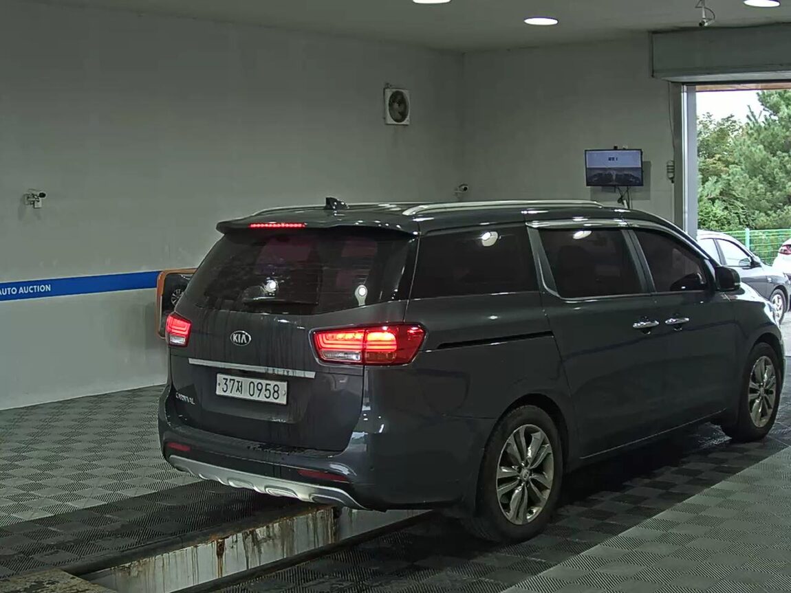 KIA ALL NEW CARNIVAL 9-SEATER DIESEL PRESTIGE 2016 - zdjęcie 5