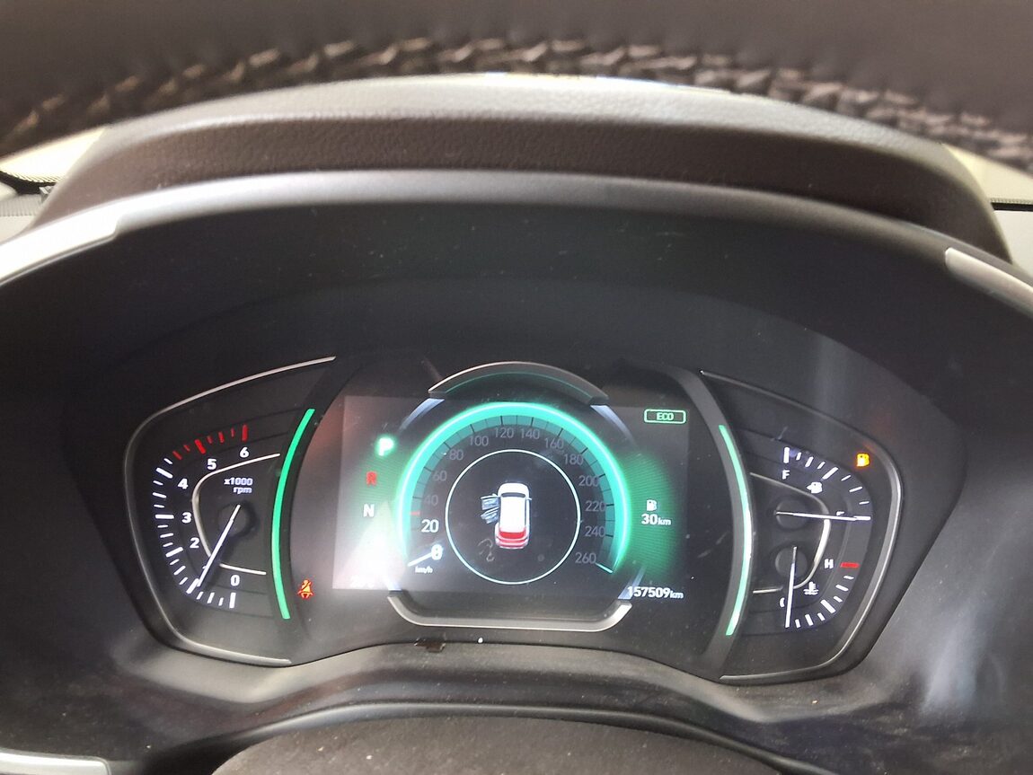 HYUNDAI SANTA FE (TM) R2.2 4WD PRESTIGE 2019 - zdjęcie 10