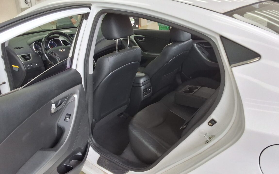 HYUNDAI THE NEW AVANTE MD 1.6 GDi MODERN 2015 - zdjęcie 12