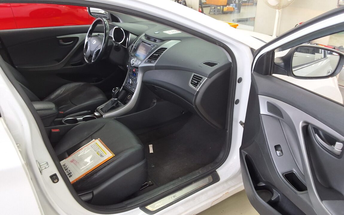 HYUNDAI THE NEW AVANTE MD 1.6 GDi MODERN 2015 - zdjęcie 14